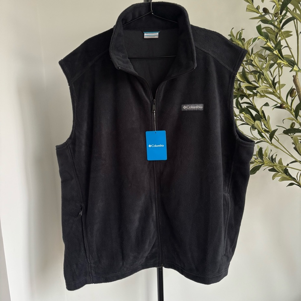 • NWT! [Columbia] Fleece Vest •